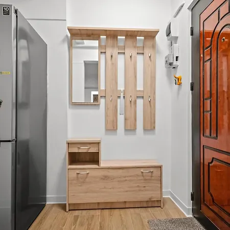 Earthy Escape - Warm With Balcony * Бухарест