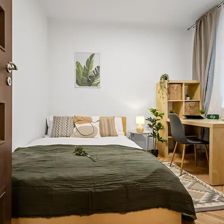 Earthy Escape - Warm With Balcony Apartament