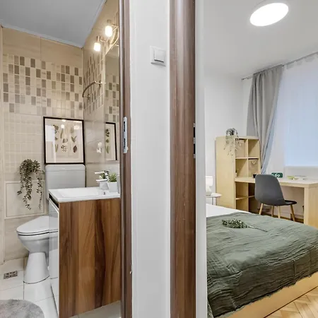 Earthy Escape - Warm With Balcony Apartament