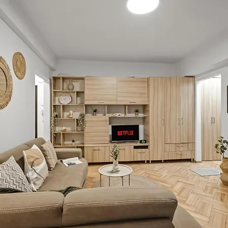 Apartment Earthy Escape - With Balcony