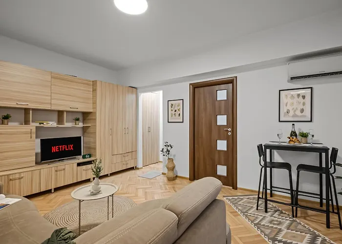 Earthy Escape - Warm With Balcony Apartmán Bukurešť