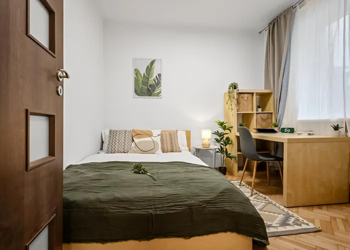 Earthy Escape - Warm With Balcony Apartmán