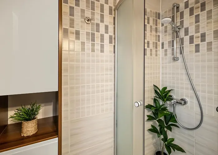 Earthy Escape - Warm With Balcony Appartement Bucarest
