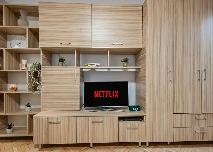 Earthy Escape - Warm With Balcony Bukurešť