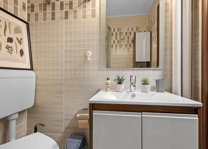 Earthy Escape - Warm With Balcony Apartament *