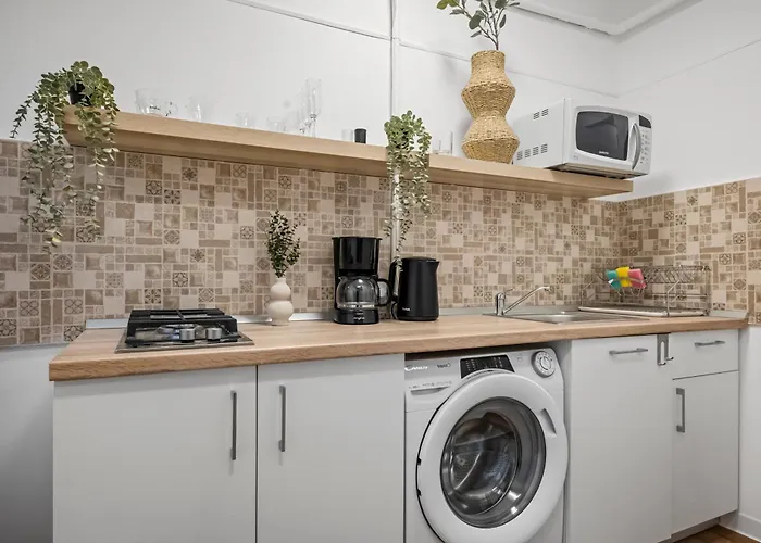 Earthy Escape - Warm With Balcony Bucureşti